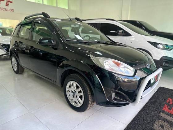 FORD FIESTA 1.6 ROCAM 8V FLEX 4P MANUAL FORD FIESTA 1.6 ROCAM 8V FLEX 4P MANUAL